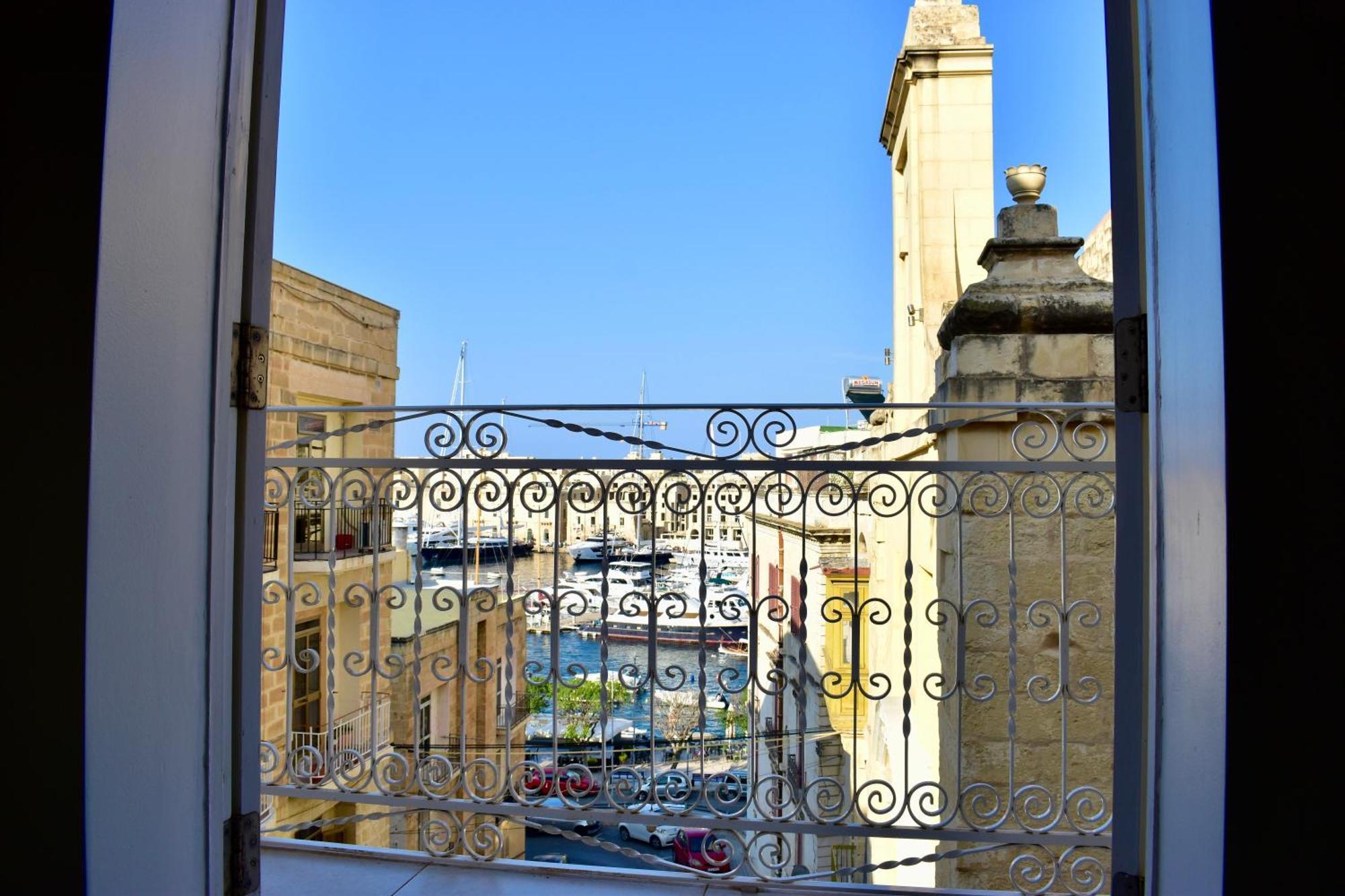 Grand Arcanum 2 - Comfortable And Elegant Senglea