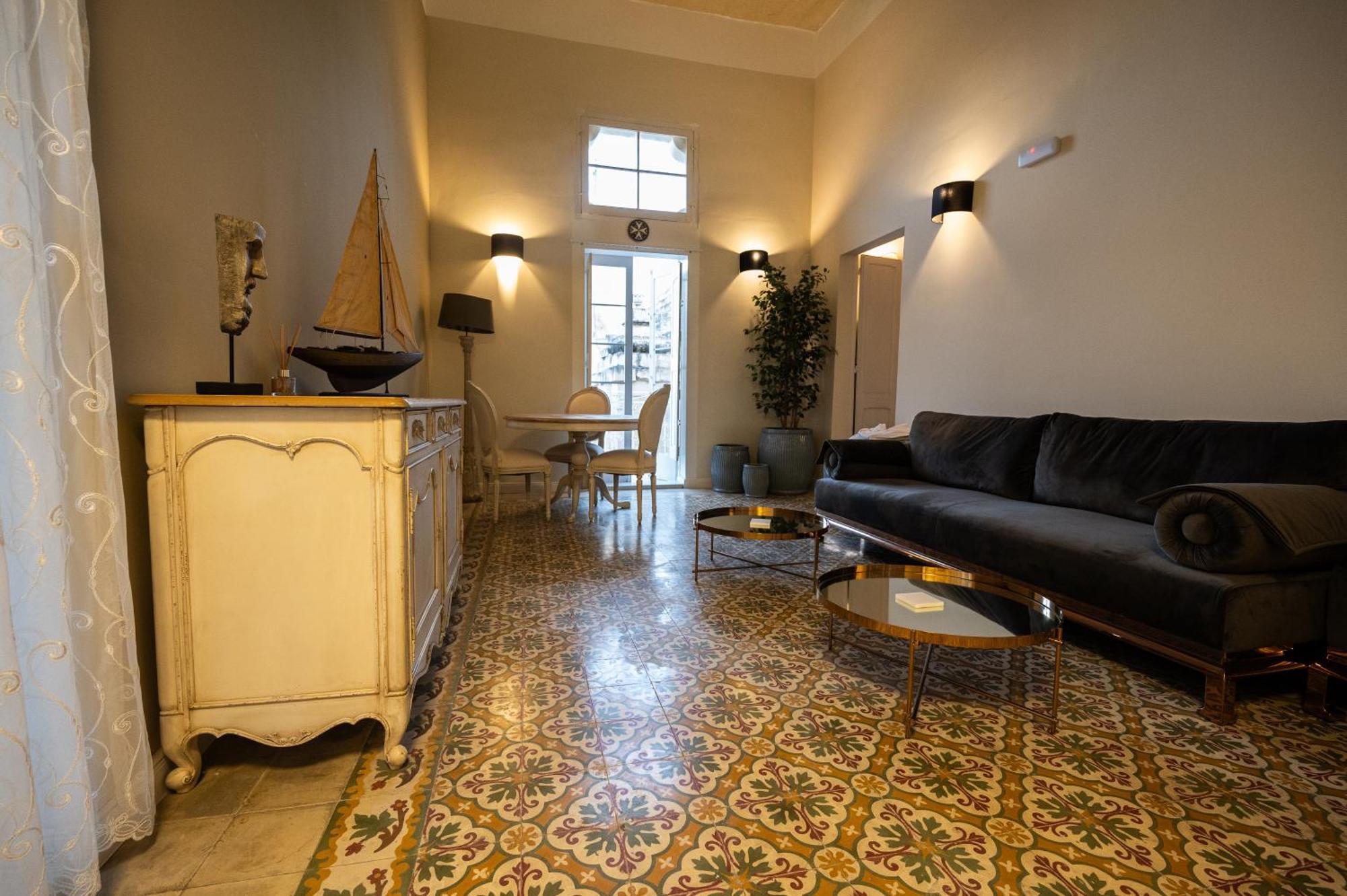 Grand Arcanum 2 - Comfortable And Elegant